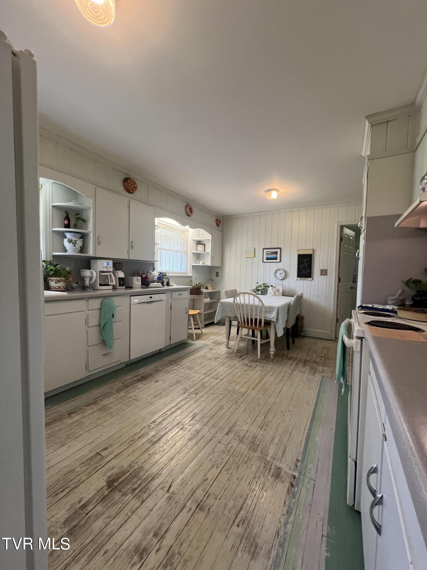 80 Dobson Drive Greeneville, TN 37745 - Photo 21 of 38 Kitchen