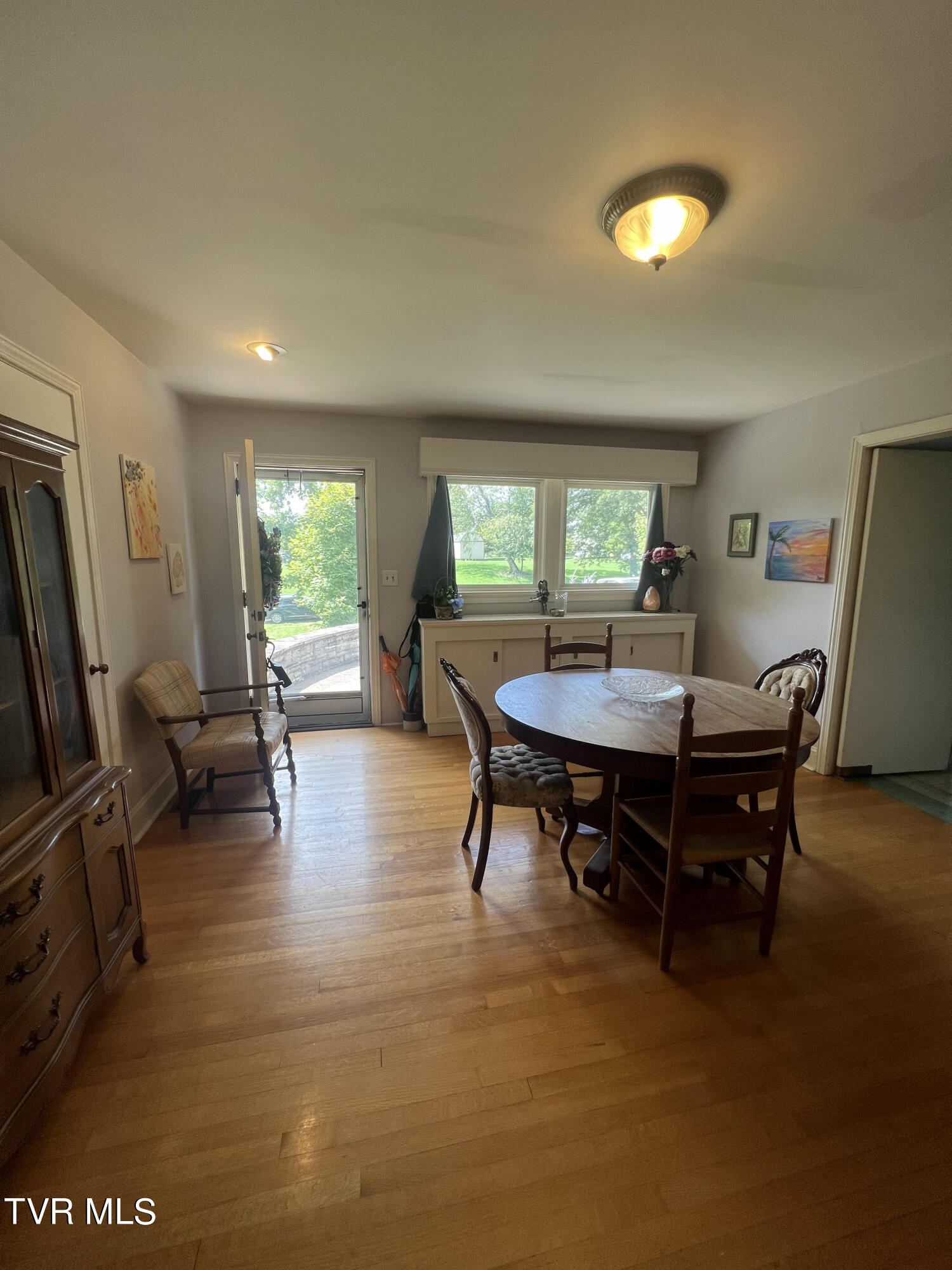 80 Dobson Drive Greeneville, TN 37745 - Photo 10 of 38 Front Room 2