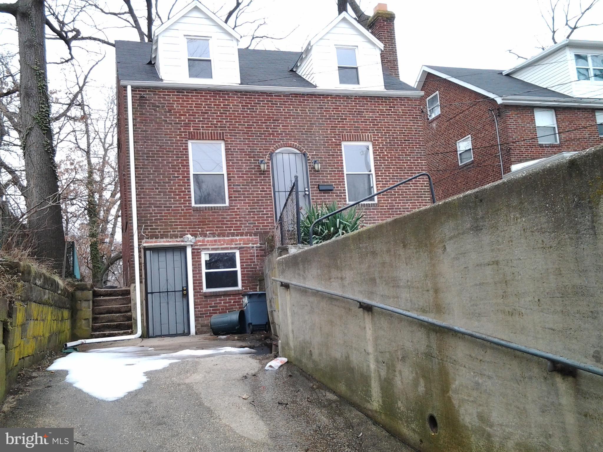 5303 Decatur Street Hyattsville, MD 20781 - Photo 20 of 22 Front Driveway
