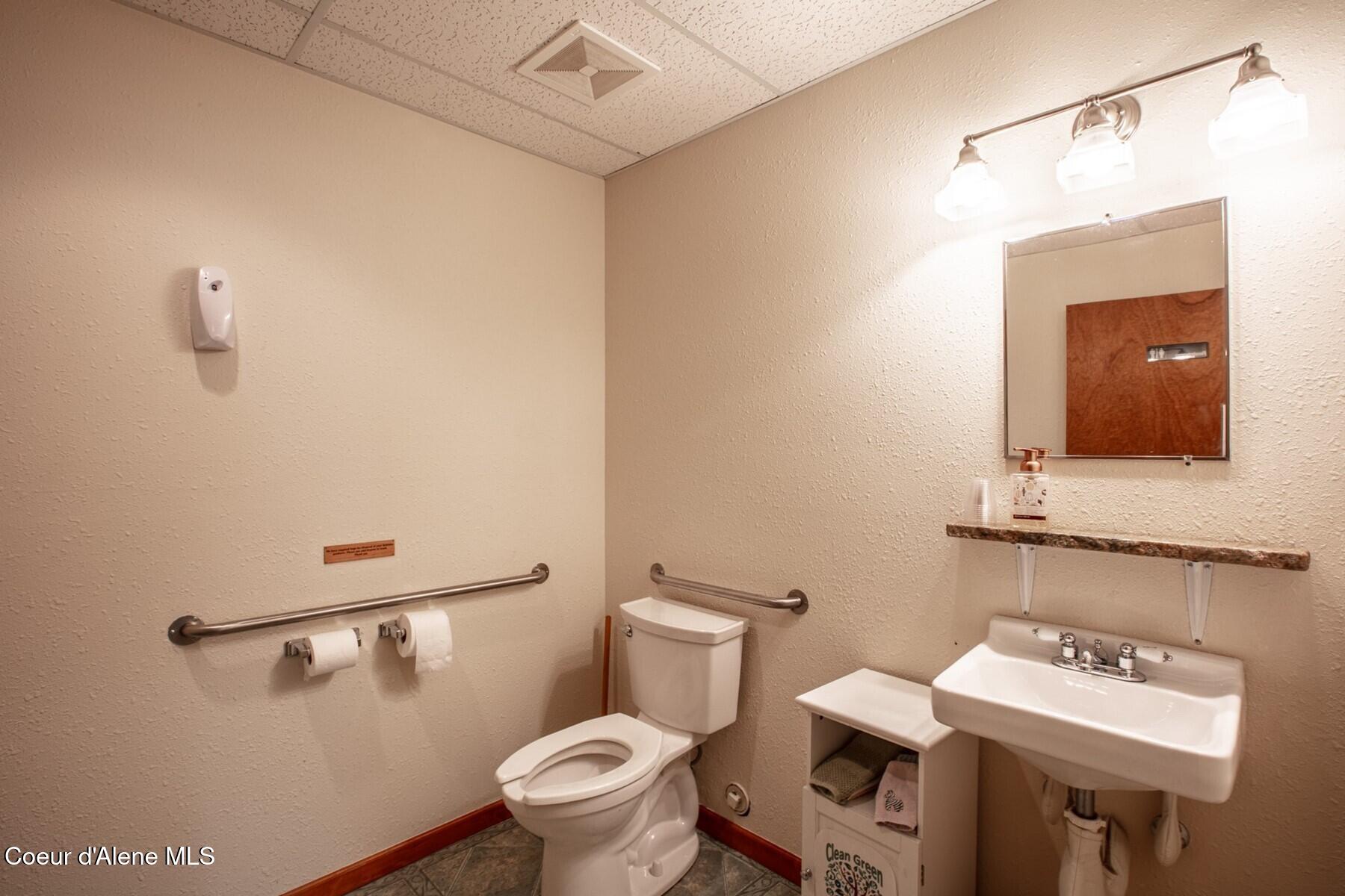 724 Pine Street Sandpoint, ID 83864 - Photo 14 of 30 Bathroom between Areas