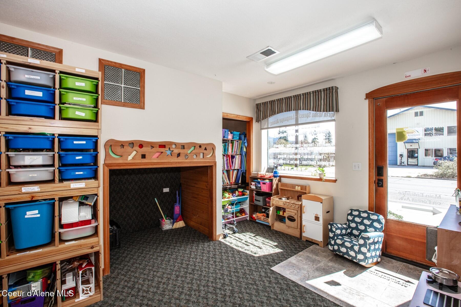 724 Pine Street Sandpoint, ID 83864 - Photo 23 of 30 Entrance from Pine Street