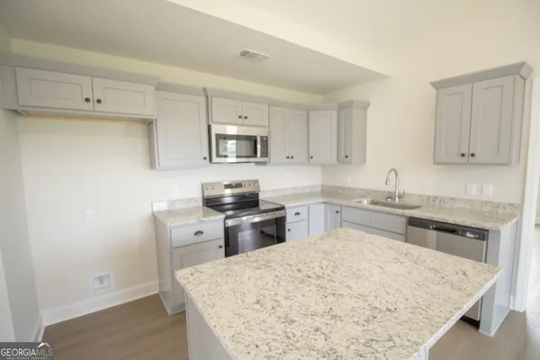 $1,950 | 114 Enclave Court, Statesboro, GA 30458