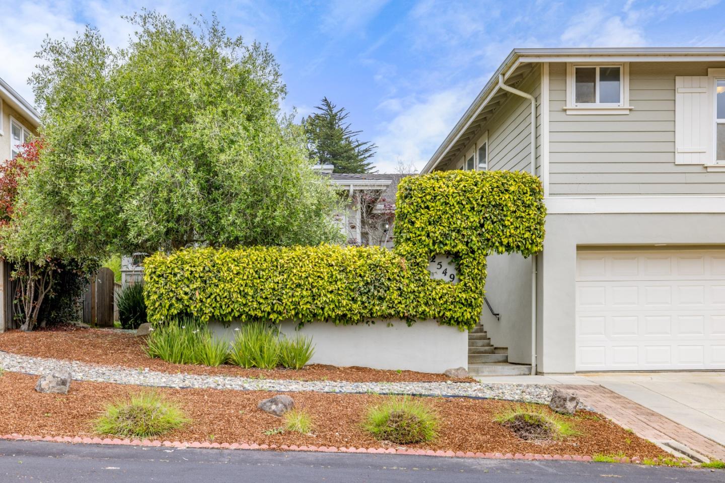 2549 Colonial Circle Watsonville, CA 95076 - Photo 52 of 54 a front view of a house