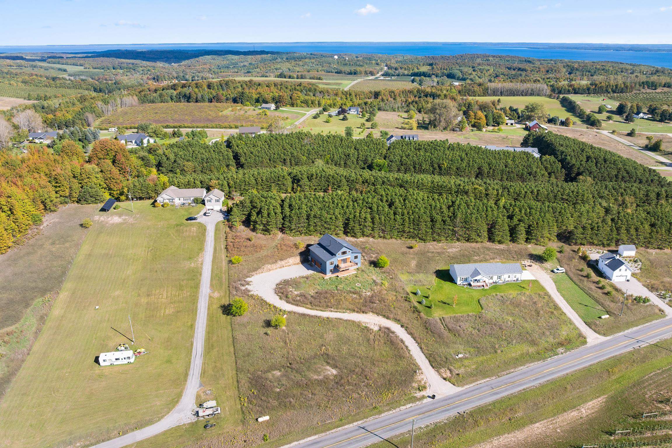 2528 North Setterbo Road Suttons Bay, MI 49682 - Photo 25 of 31 1939476-93639df1-5114-47a8-878d-01c21ab940bb.JPG