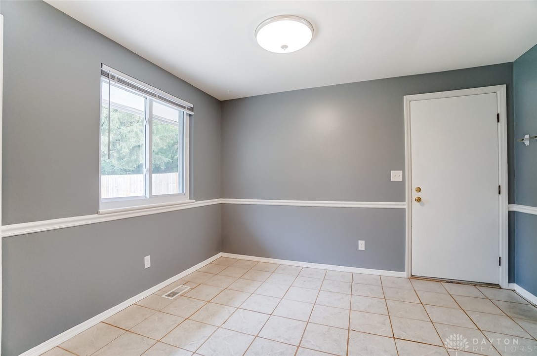 6543 Highbury Road Huber Heights, OH 45424 - Photo 15 of 38