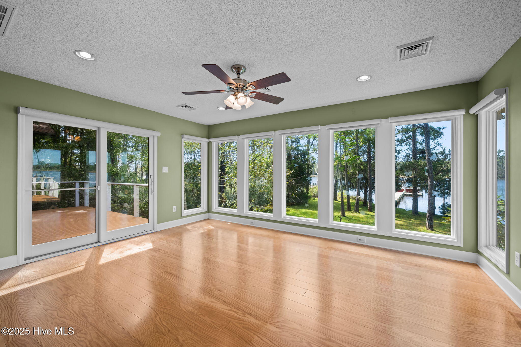 5504 Gondolier Drive New Bern, NC 28560 - Photo 17 of 87 27-web-or-mls-DSC_3858