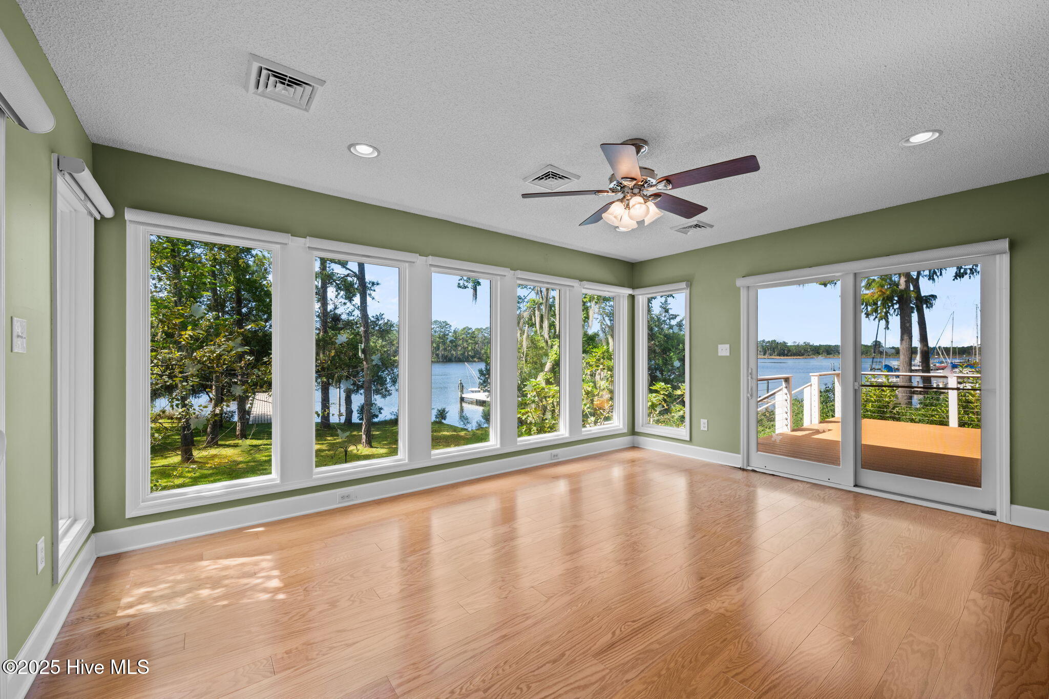 5504 Gondolier Drive New Bern, NC 28560 - Photo 18 of 87 28-web-or-mls-DSC_3861