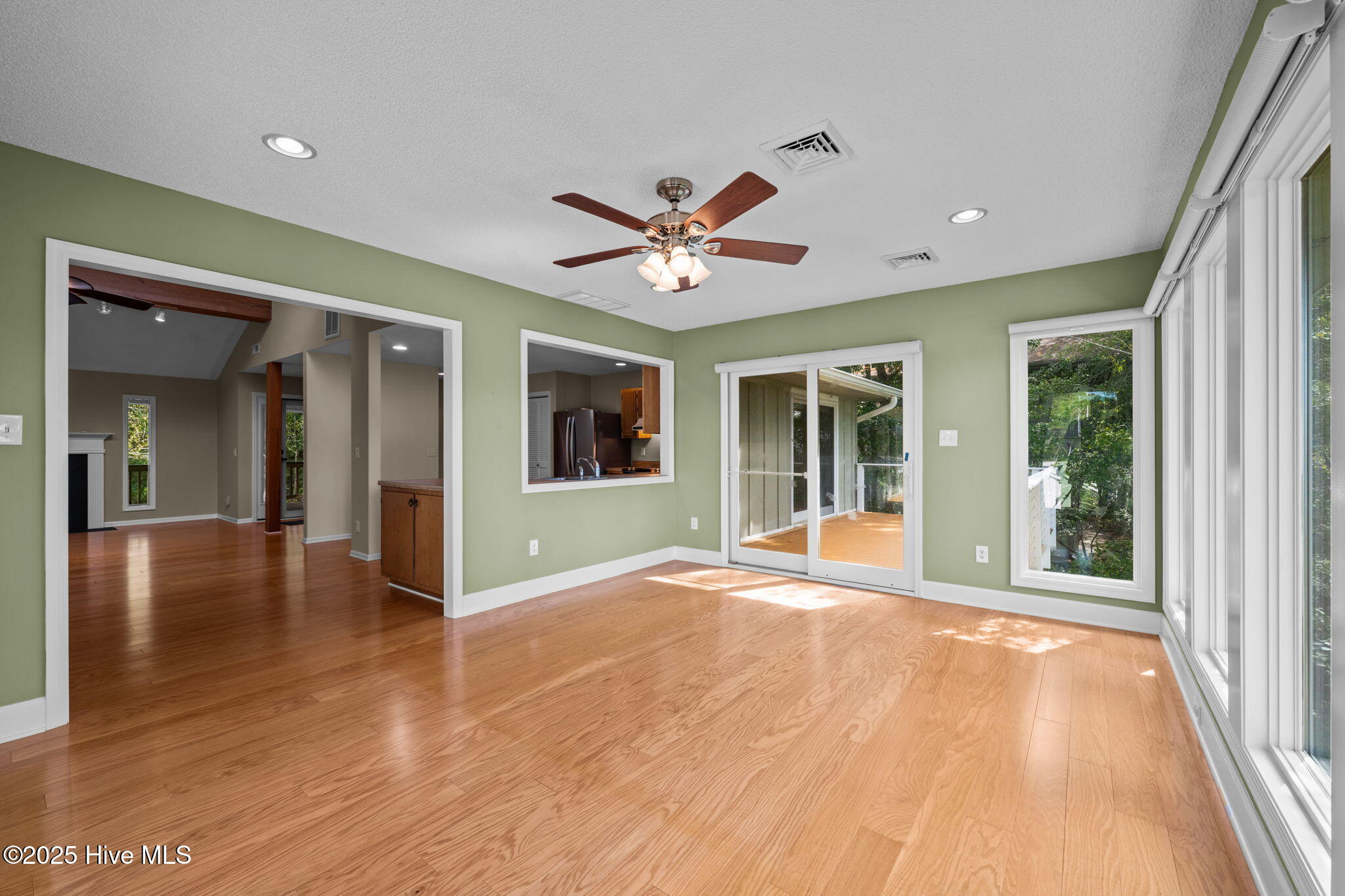 5504 Gondolier Drive New Bern, NC 28560 - Photo 19 of 87 29-web-or-mls-DSC_3864