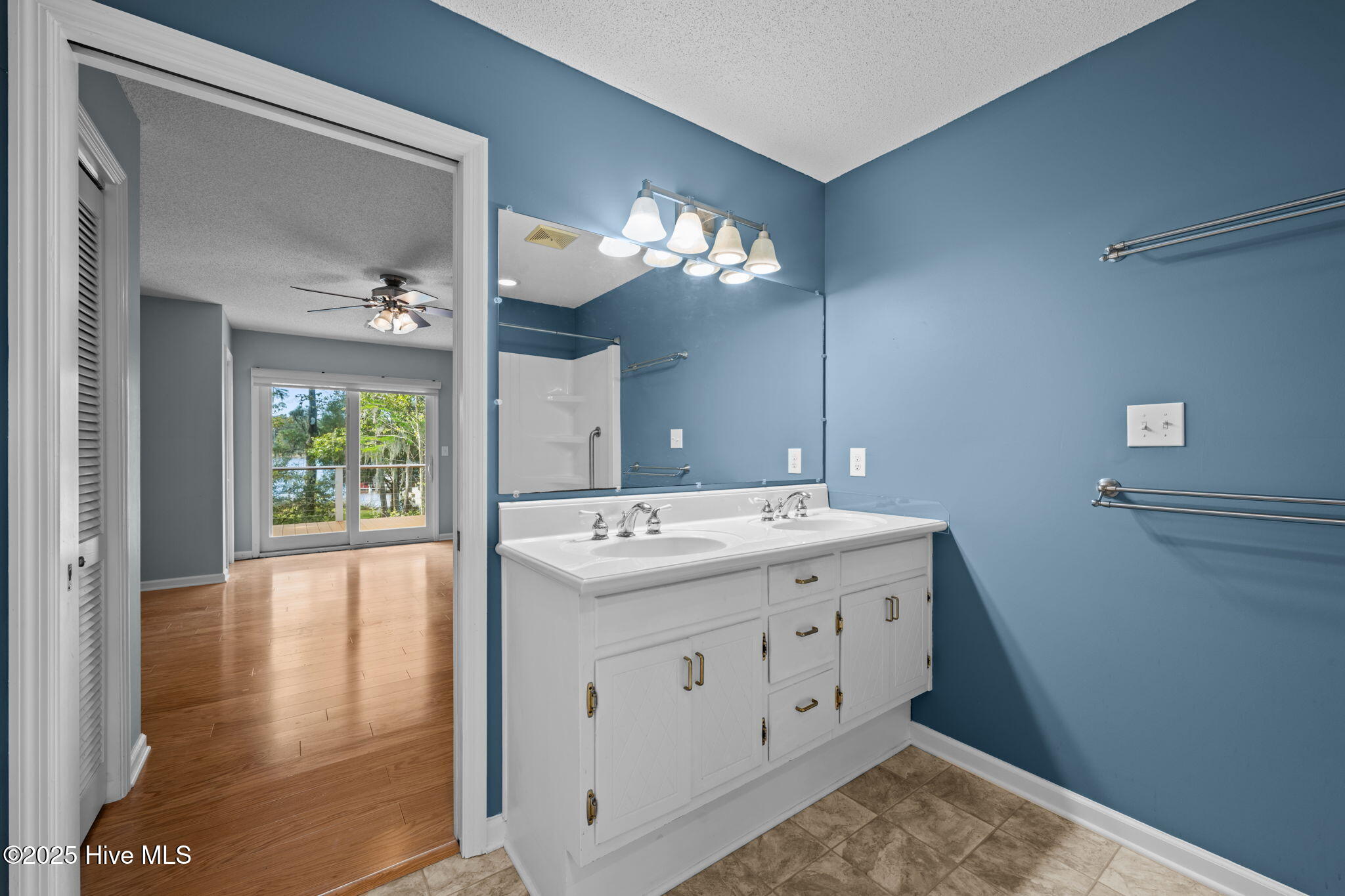 5504 Gondolier Drive New Bern, NC 28560 - Photo 23 of 87 25-web-or-mls-DSC_3852