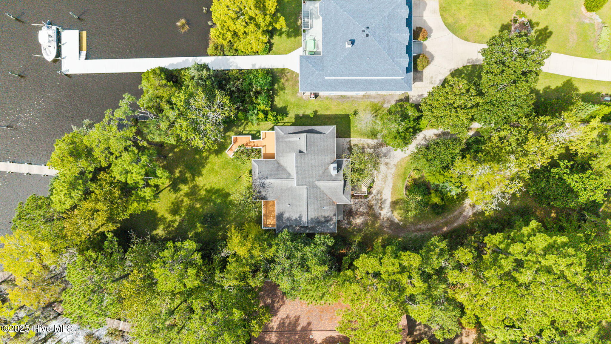 5504 Gondolier Drive New Bern, NC 28560 - Photo 34 of 87 10-web-or-mls-DJI_20251003131424_0133_D