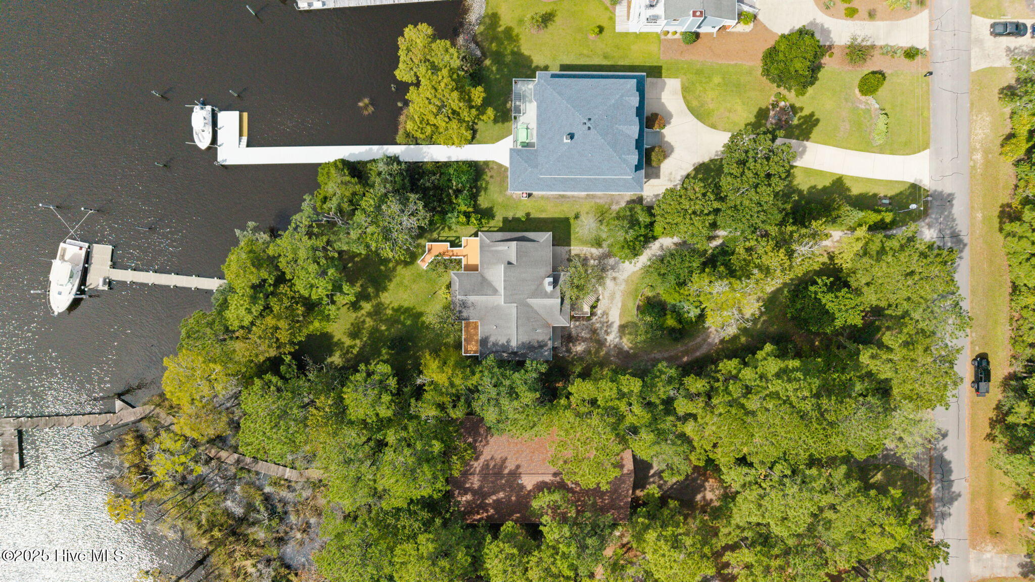 5504 Gondolier Drive New Bern, NC 28560 - Photo 35 of 87 11-web-or-mls-DJI_20251003131433_0134_D