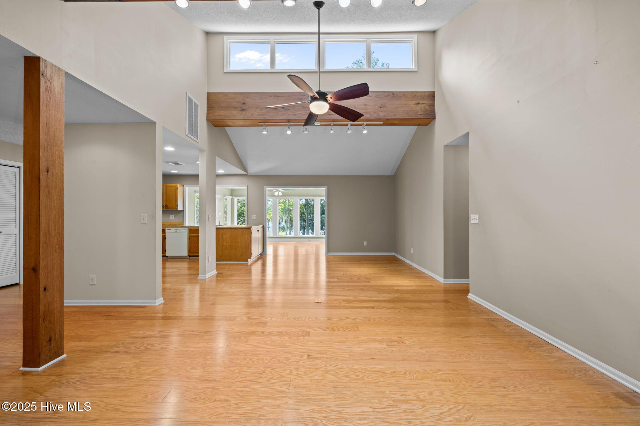 5504 Gondolier Drive New Bern, NC 28560 - Photo 9 of 87 34-web-or-mls-DSC_3879
