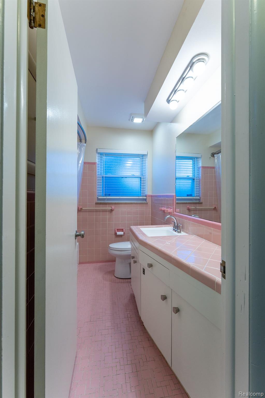 4212 Greenfield Road Berkley, MI 48072 - Photo 13 of 19 Gallery Image 13