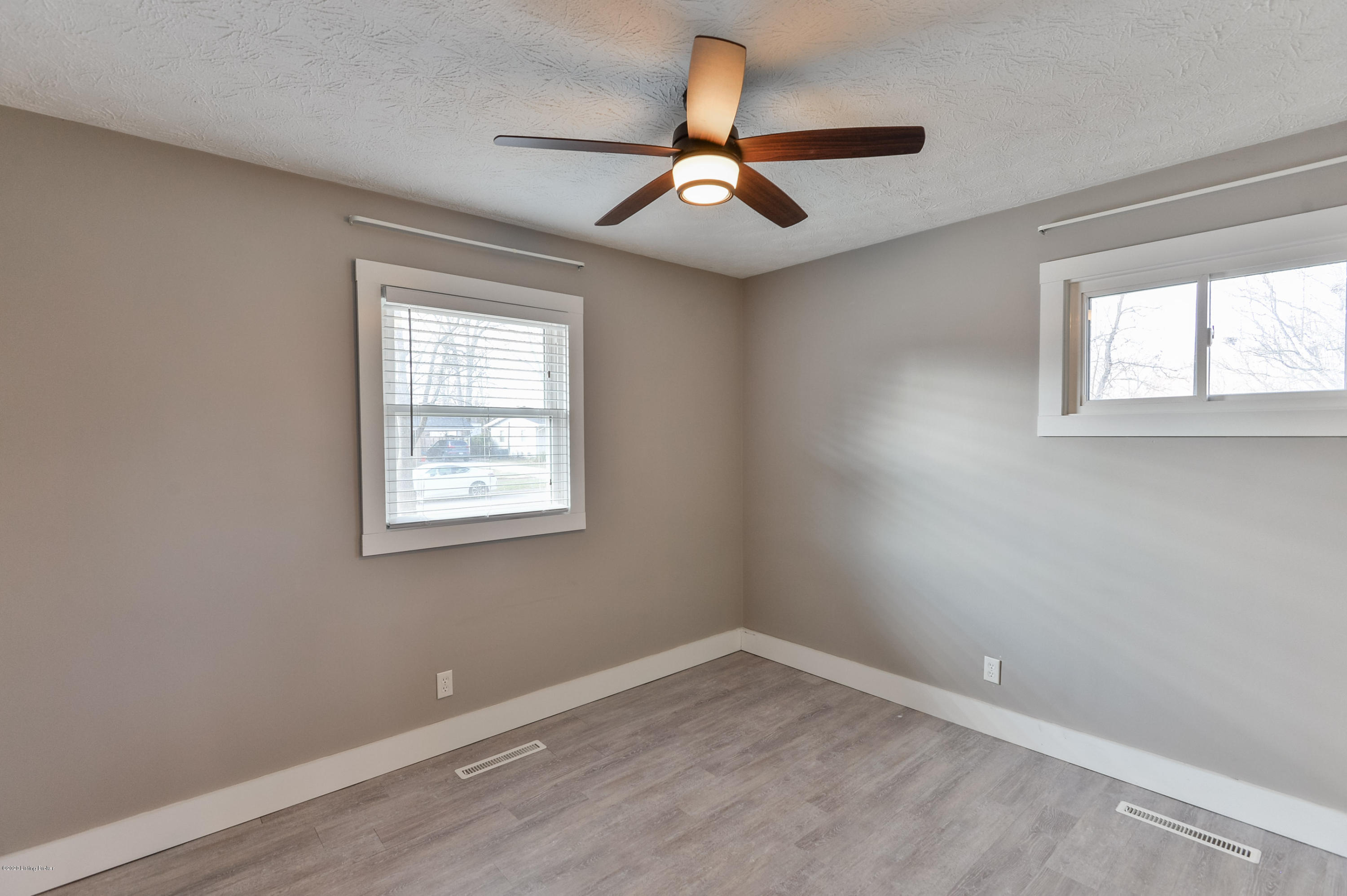 3133 Radiance Road Louisville, KY 40220 - Photo 27 of 43 027 - 20200127 4490