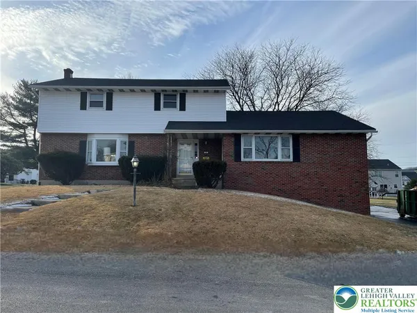 $525,000 | 36 North Hillside Drive, Coopersburg, PA 18036