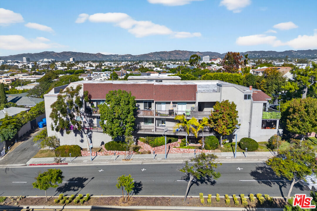 1125 Pico Boulevard, Unit 103 Santa Monica, CA 90405 - Photo 29 of 33 a view of city view
