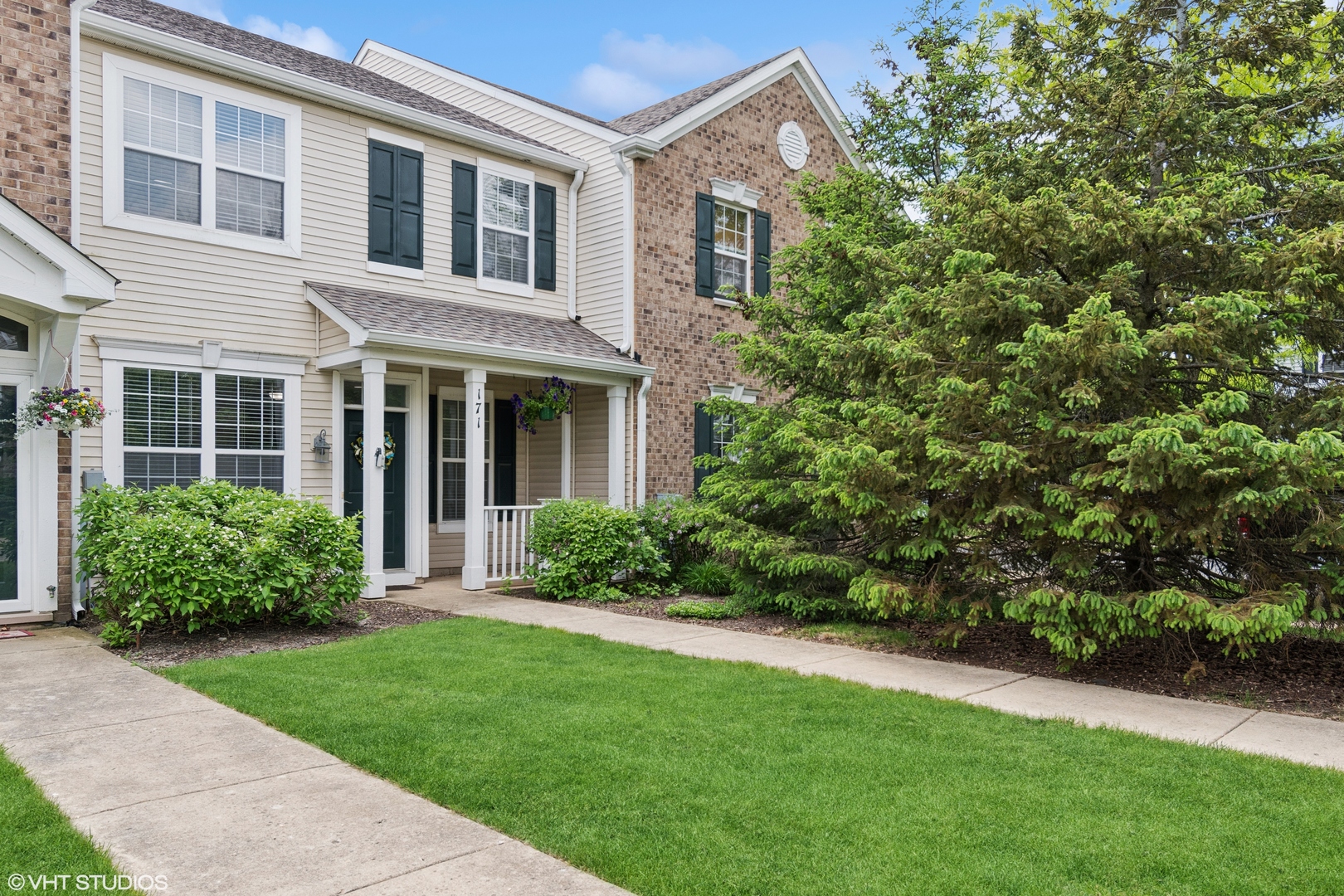 171 Springbrook Trail South Oswego, IL 60543 - Photo 1 of 20