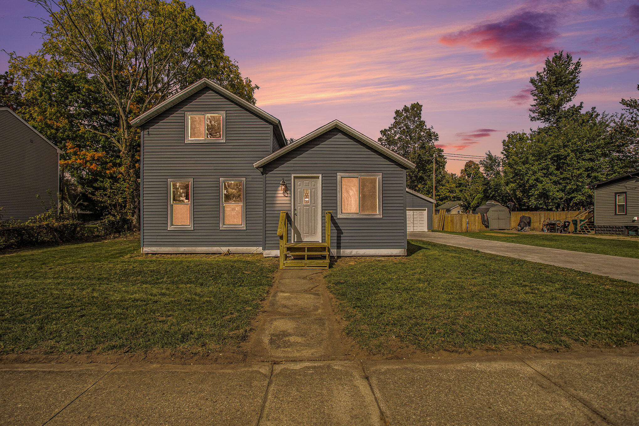 324 East Michigan Avenue Three Rivers, MI 49093 - Photo 4 of 33 001_324_e_michigan_ave_three_rivers_mi_4