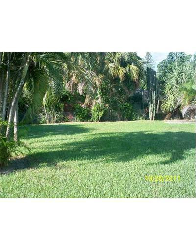 6311 Southwest 41st Street Davie, FL 33314 - Photo 5 of 6 Exterior Back