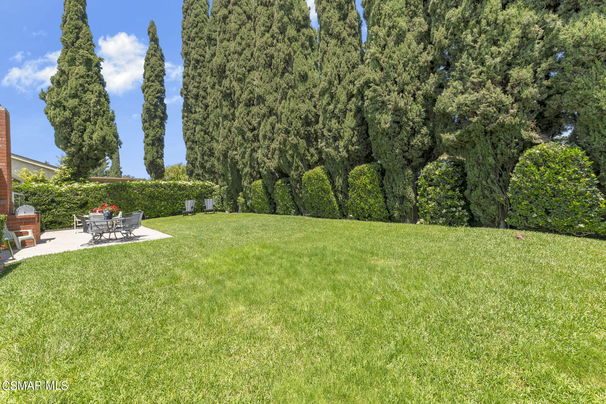 2516 Clearfield Place Simi Valley, CA 93065 - Photo 29 of 39 a view of a outdoor space
