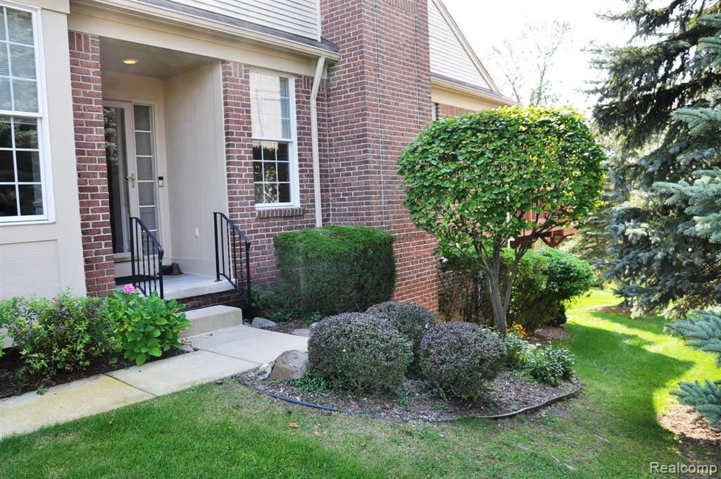 3725 Tremonte Circle Rochester, MI 48306 - Photo 4 of 50 Gallery Image 4