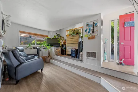 $1,150,000 | 2118 160th Place Southwest, Lynnwood, WA 98087