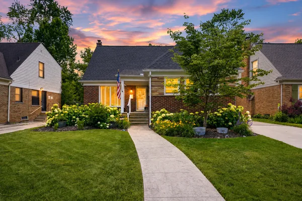 $560,000 | 1921 Earlmont Road, Berkley, MI 48072
