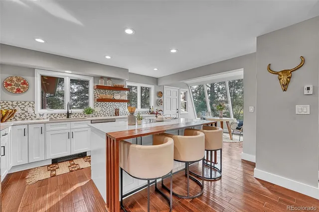 $1,100,000 | 686 Lookout Mountain Road, Golden, CO 80401