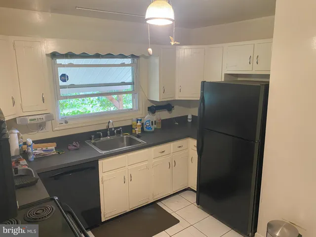 $699,900 | 2890 Balmoral Drive, Rockville, MD 20850