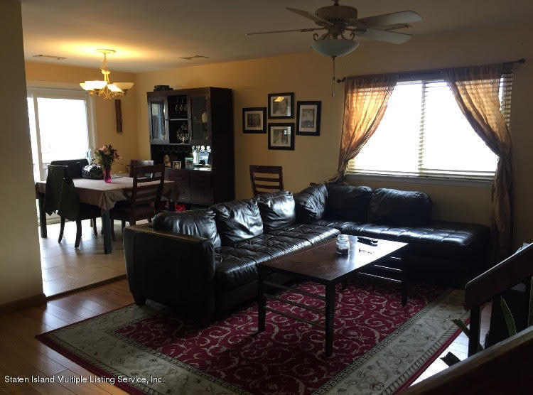 194 Timber Ridge Drive Staten Island, NY 10306 - Photo 2 of 10 5