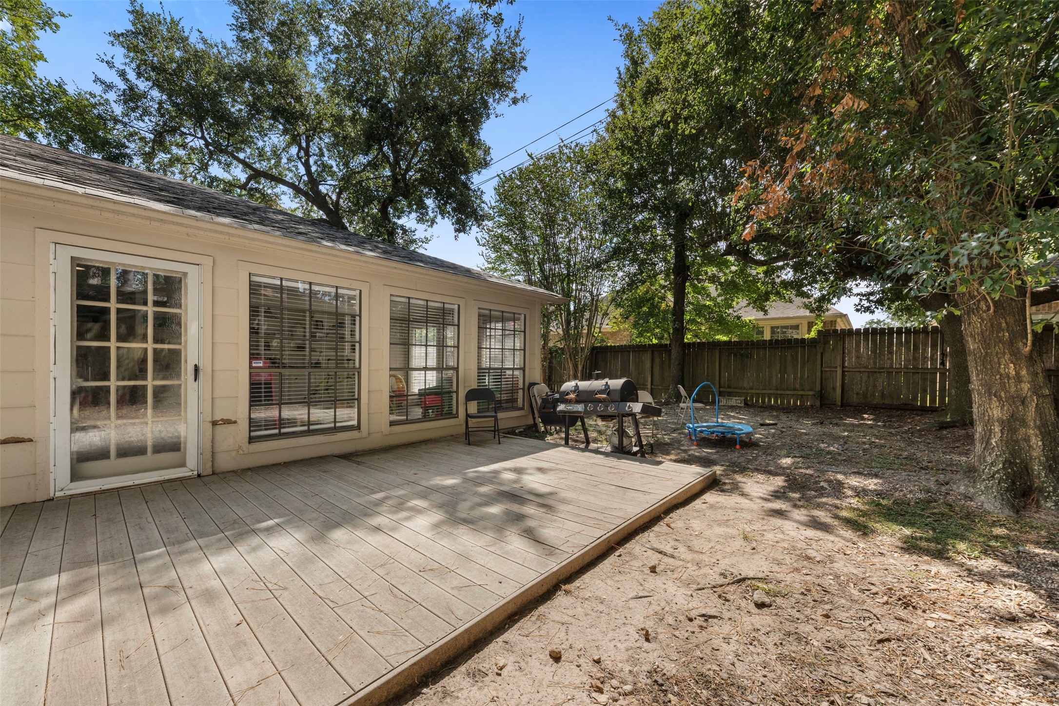 4223 Annawood Circle Spring, TX 77388 - Photo 20 of 30 a view of a house with backyard and sitting area