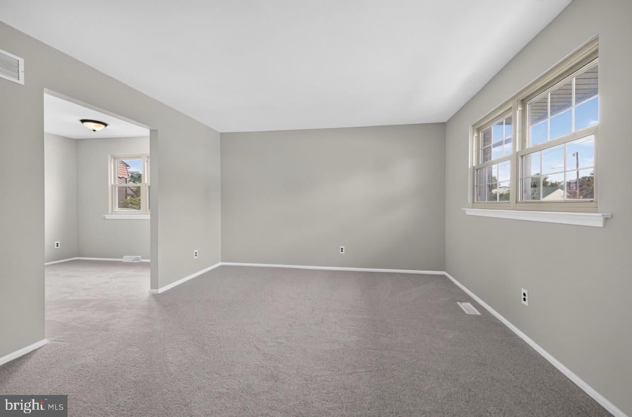 21 Upland Road Brookhaven, PA 19015 - Photo 4 of 30