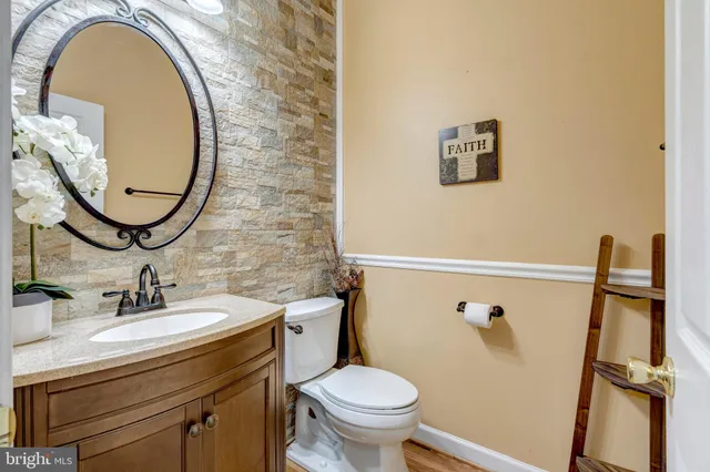 $750,000 | 4169 Agency Loop, Triangle, VA 22172