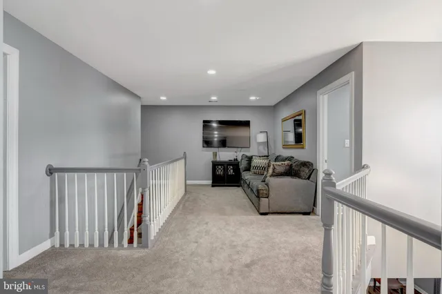 $750,000 | 4169 Agency Loop, Triangle, VA 22172