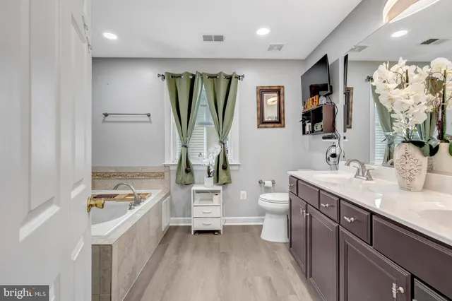 $750,000 | 4169 Agency Loop, Triangle, VA 22172