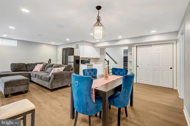 $750,000 | 4169 Agency Loop, Triangle, VA 22172