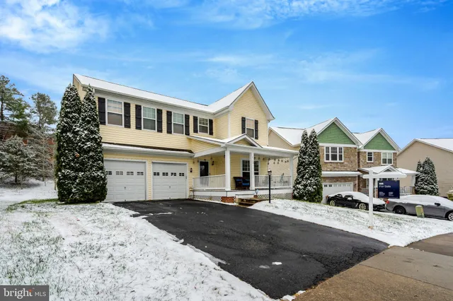 $750,000 | 4169 Agency Loop, Triangle, VA 22172