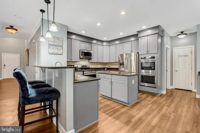 $750,000 | 4169 Agency Loop, Triangle, VA 22172