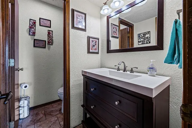 $965,000 | 1612 Lakecrest Circle, Granbury, TX 76048