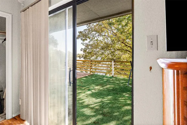 $965,000 | 1612 Lakecrest Circle, Granbury, TX 76048