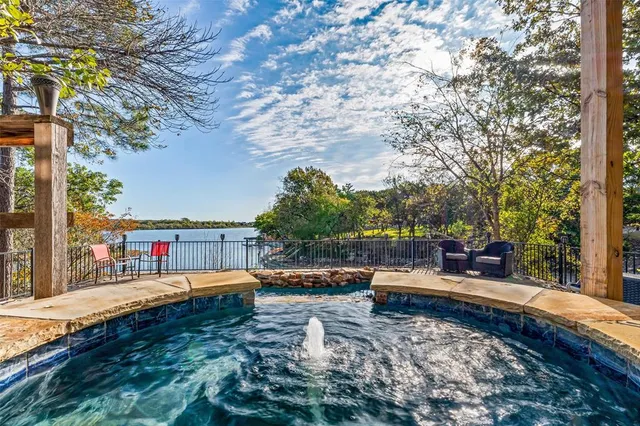 $965,000 | 1612 Lakecrest Circle, Granbury, TX 76048