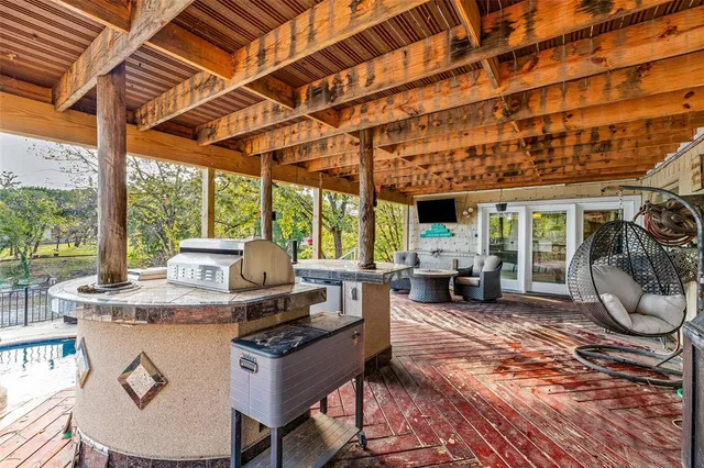 $965,000 | 1612 Lakecrest Circle, Granbury, TX 76048