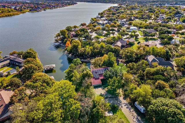 $965,000 | 1612 Lakecrest Circle, Granbury, TX 76048