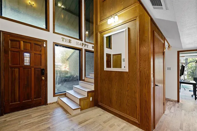 $965,000 | 1612 Lakecrest Circle, Granbury, TX 76048