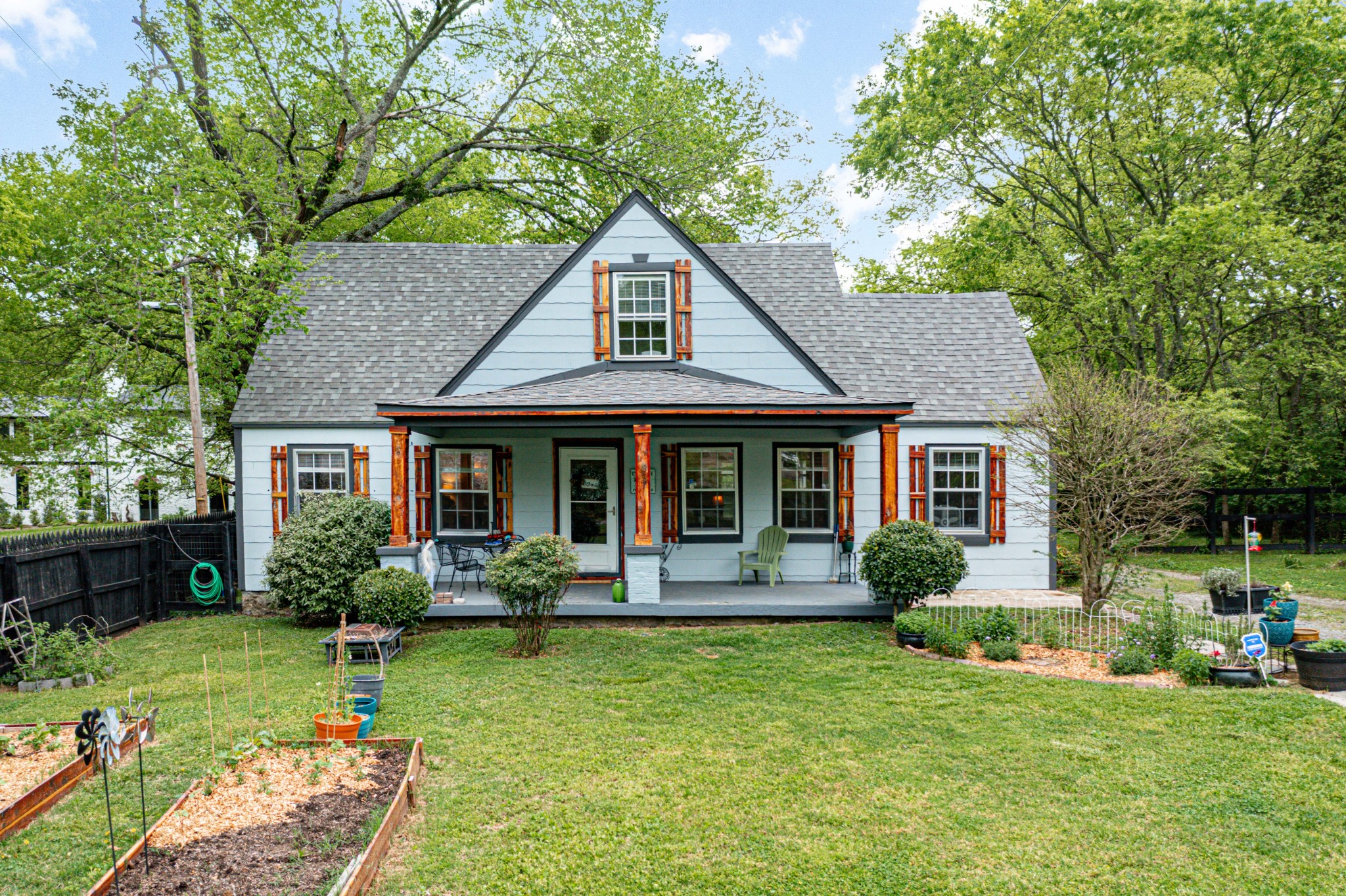 1156 Pierce Road Madison, TN 37115 - Photo 2 of 30 a front view of a house with garden