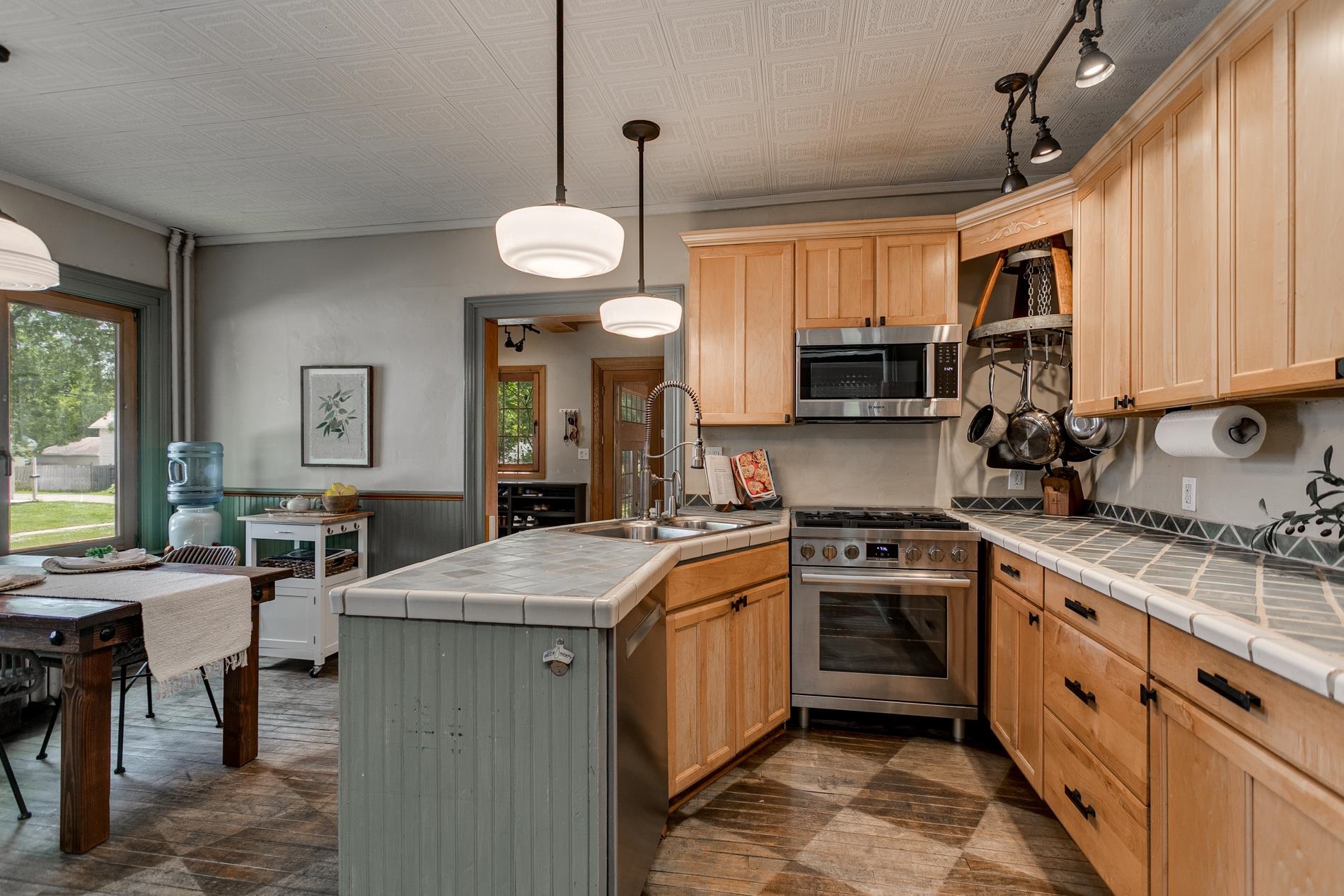 1001 South Lawe Street Appleton, WI 54915 - Photo 11 of 62