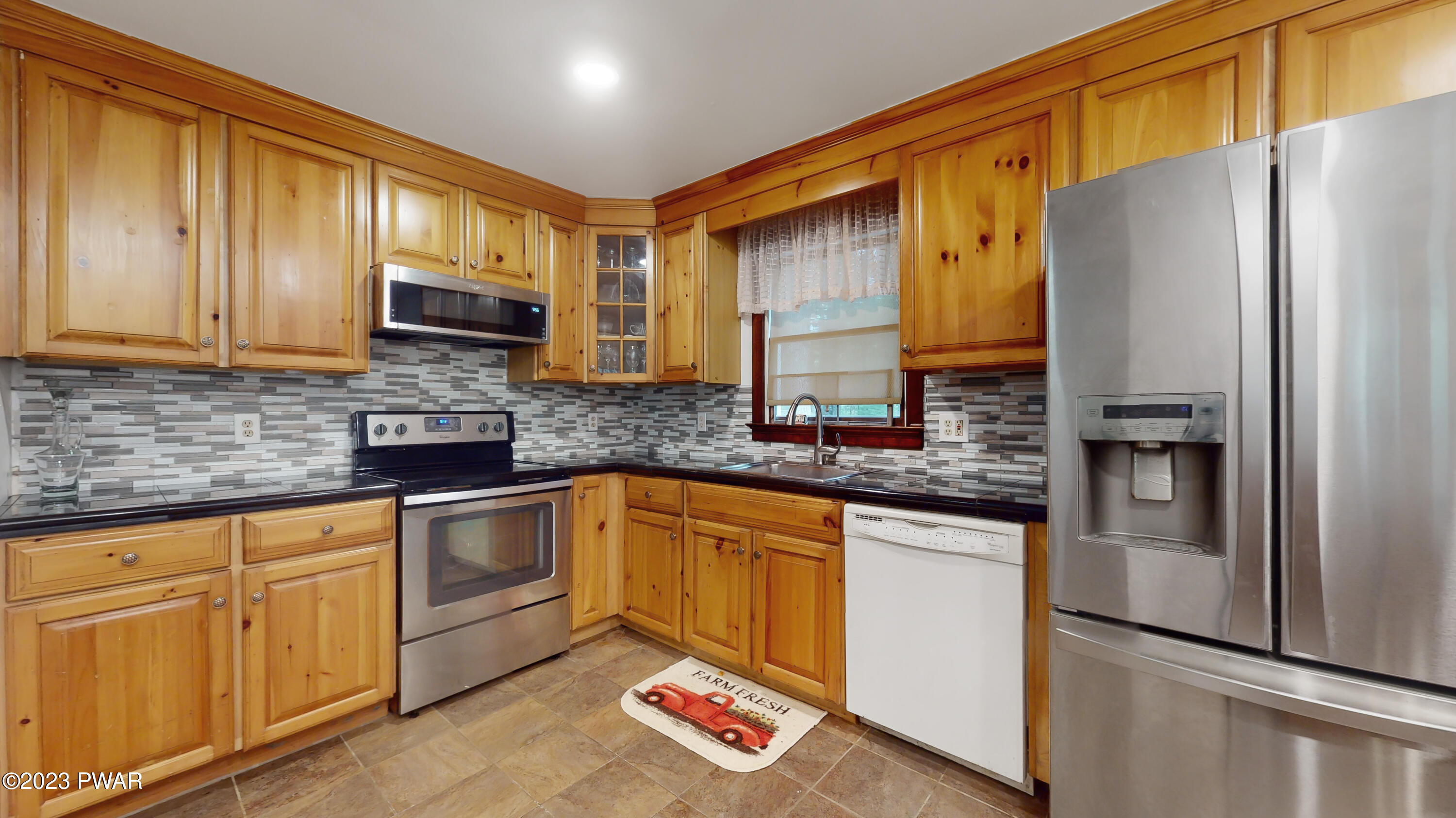 115 Fox Road Dingmans Ferry, PA 18328 - Photo 6 of 49