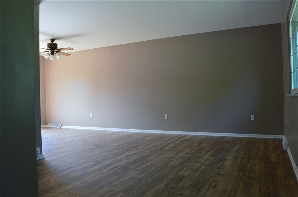 588 Engle Road Ohioville, PA 15052 - Photo 4 of 16