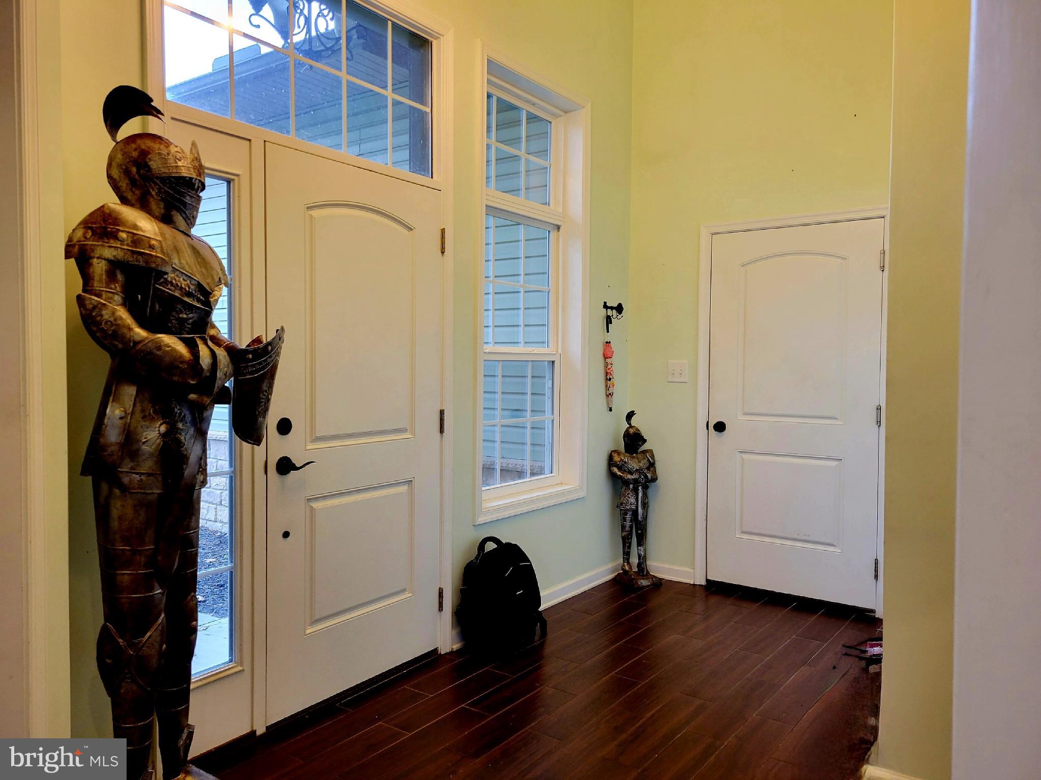 12292 Pen Mar Road, Unit 2 Waynesboro, PA 17268 - Photo 6 of 28 Front entry foyer
