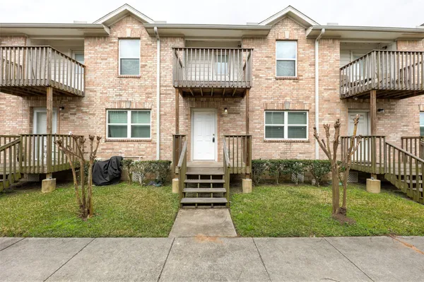 $1,700 | 11905 Algonquin Drive, Unit 20, Houston, TX 77089